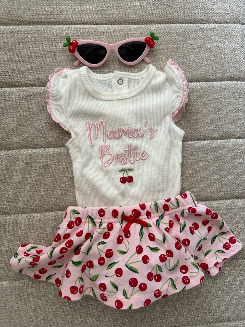 MAMA’S BESTIE CHERRY OUTFIT